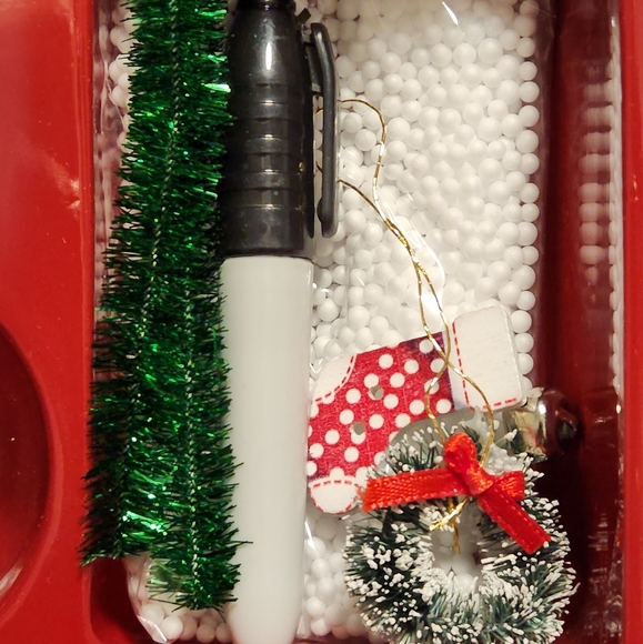 Glass Snowman Ornament Kit, New with Bonus gift - Picture 11 of 13